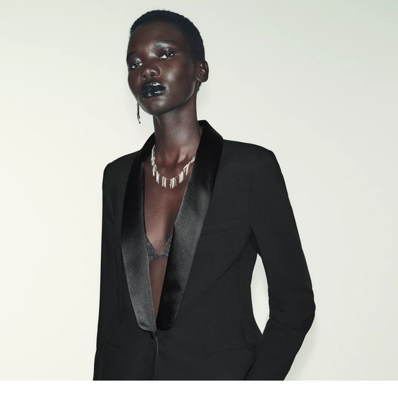 NWT ZARA VIRAL TUXEDO BLAZER SIZE M 
🚨FIRM PRICE NO DISCOUNT - Picture 2 of 11